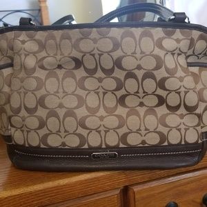 Coach purse (F23297)